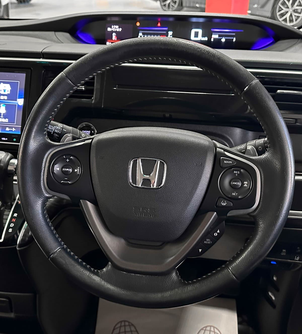 Honda Stepwgn Spada - фото 29