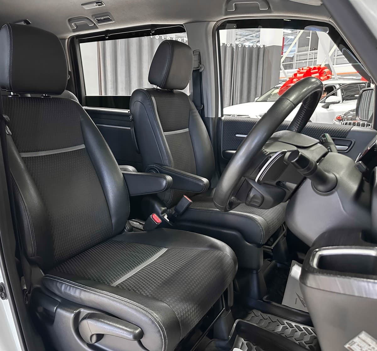 Honda Stepwgn Spada - фото 17