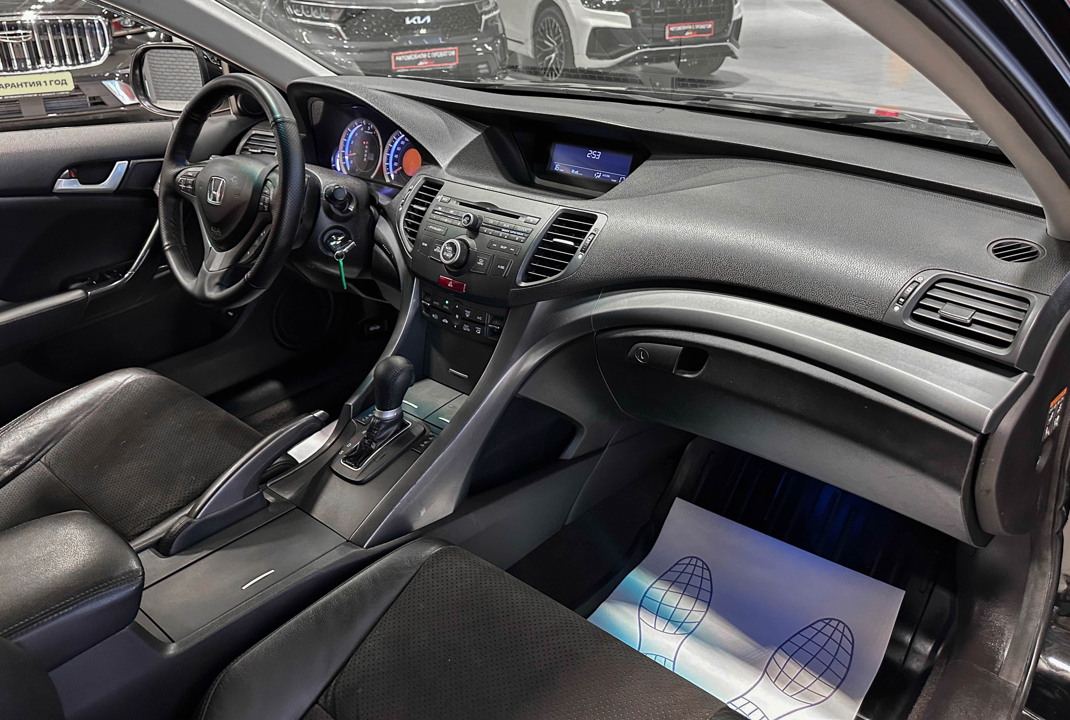 Honda Accord - фото 16