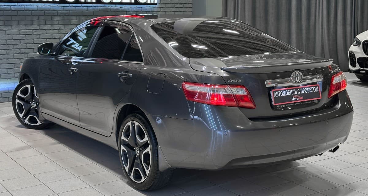 Toyota Camry - фото 9