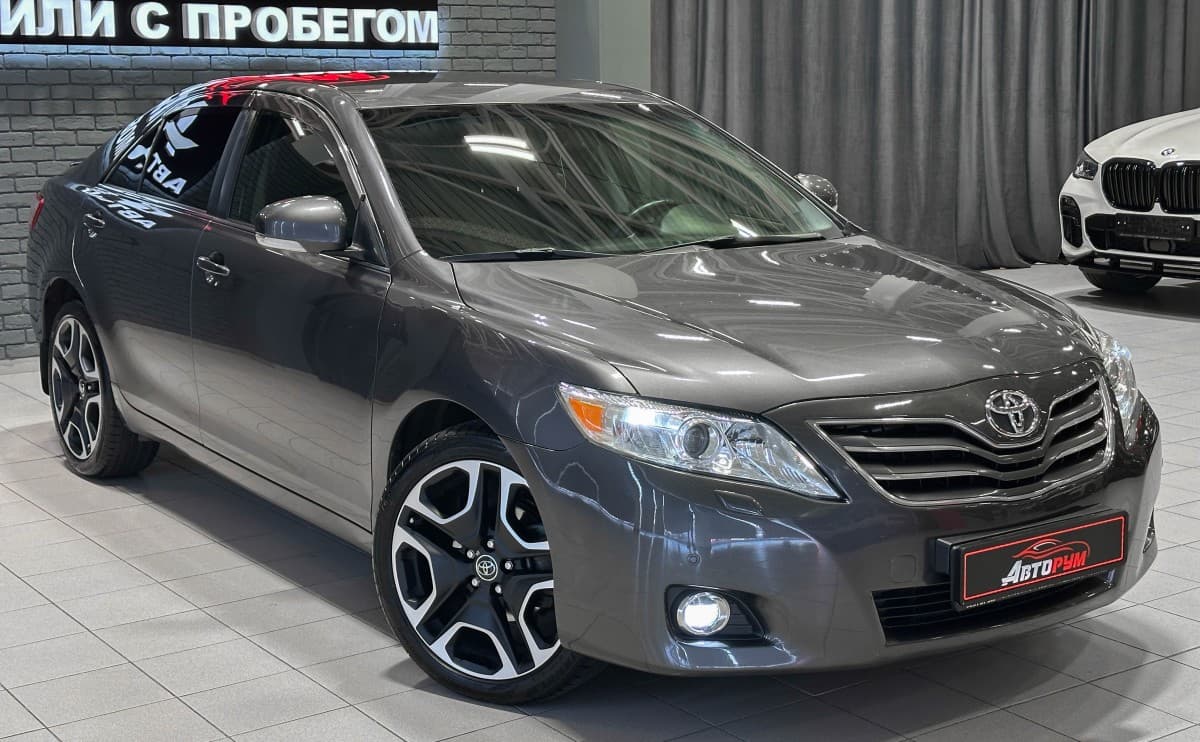 Toyota Camry - 5