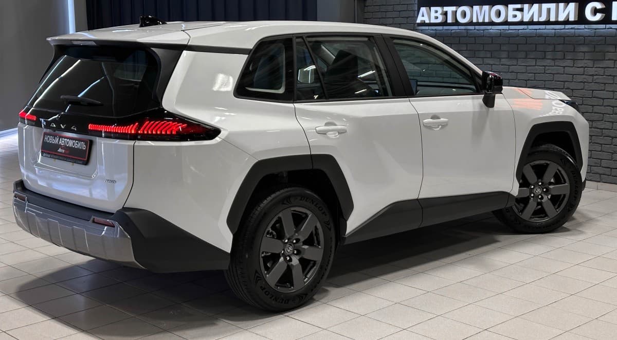 Toyota RAV4 - фото 8