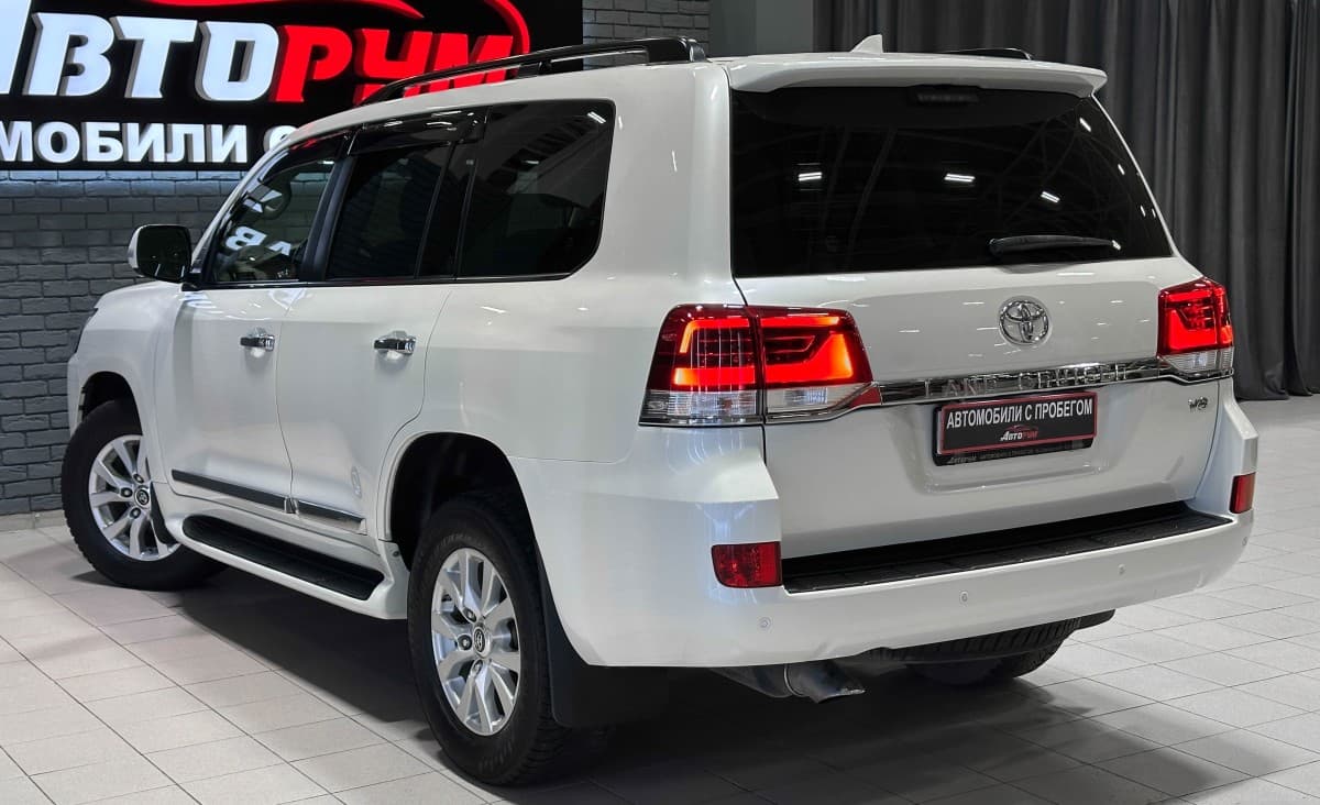 Toyota Land Cruiser 200 - фото 10