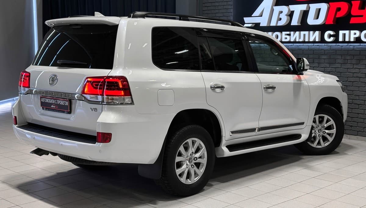 Toyota Land Cruiser 200 - фото 7