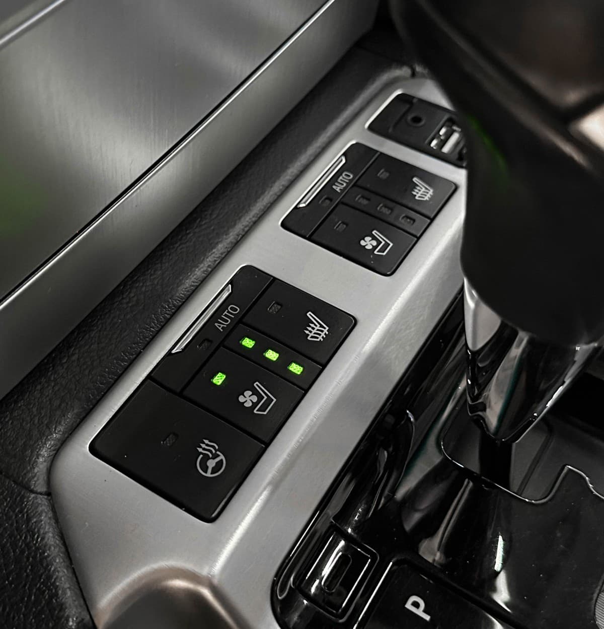 Toyota Land Cruiser 200 - фото 26