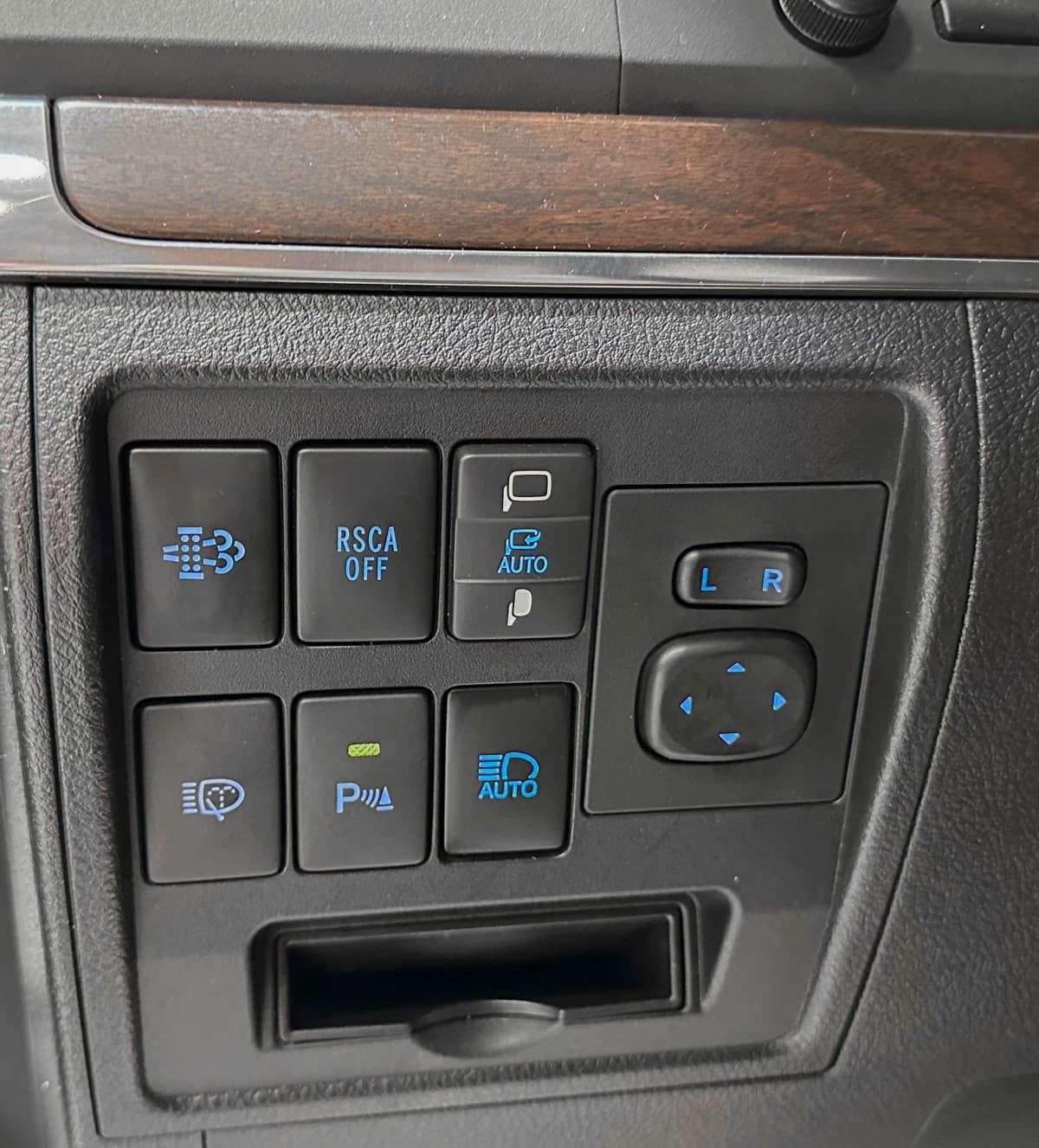 Toyota Land Cruiser 200 - фото 18
