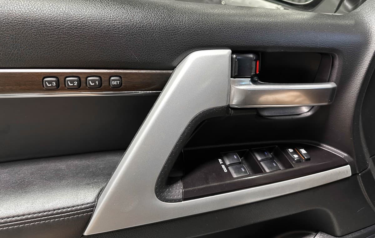 Toyota Land Cruiser 200 - фото 17