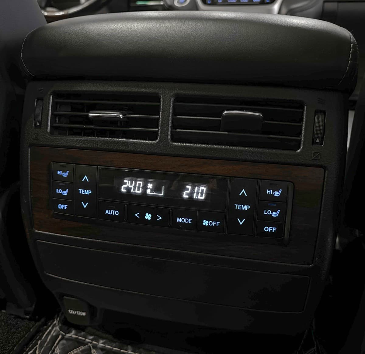 Toyota Land Cruiser 200 - фото 25