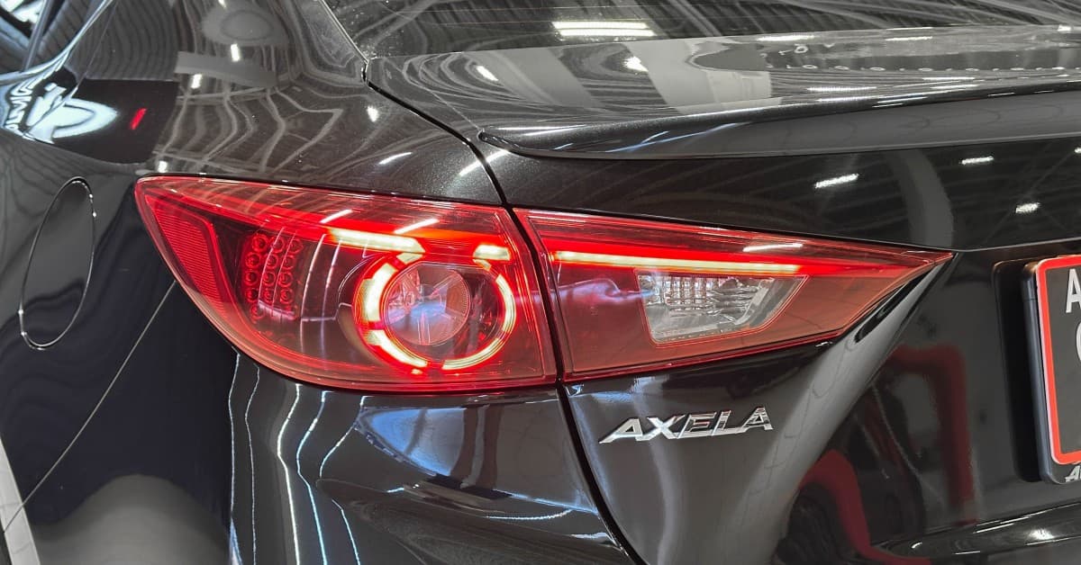 Mazda Axela - фото 8