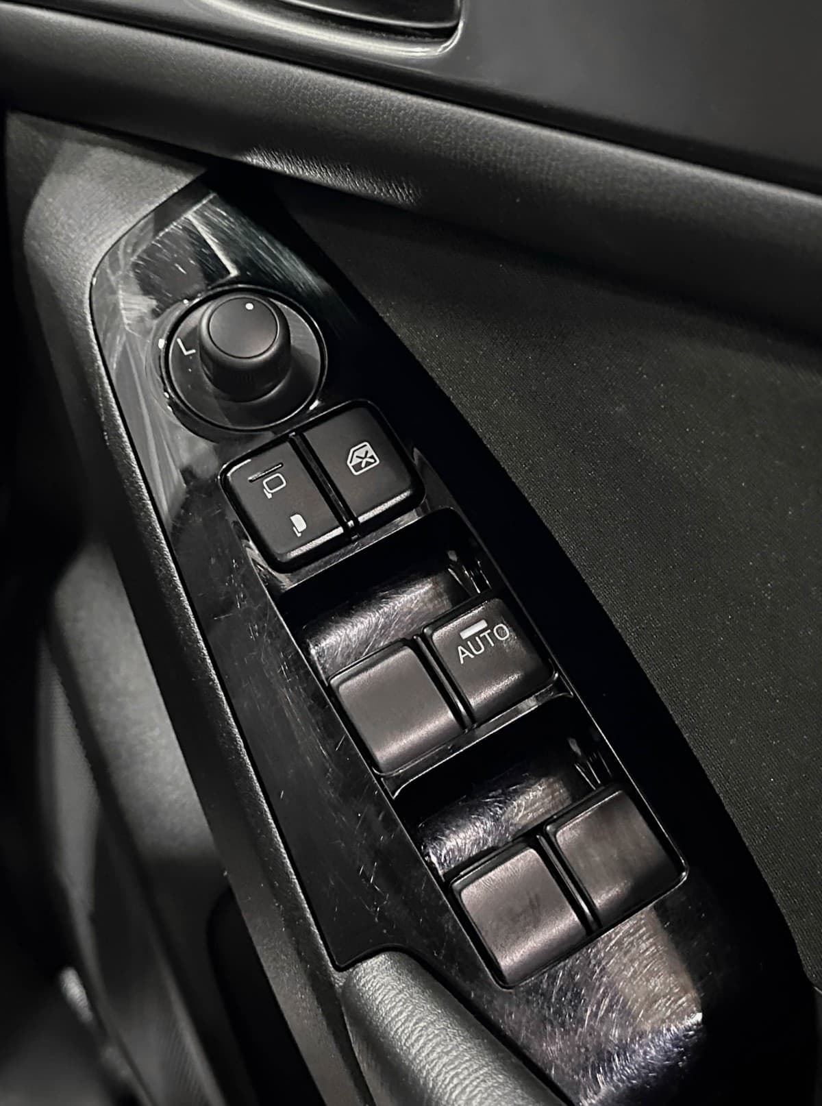 Mazda Axela - фото 17
