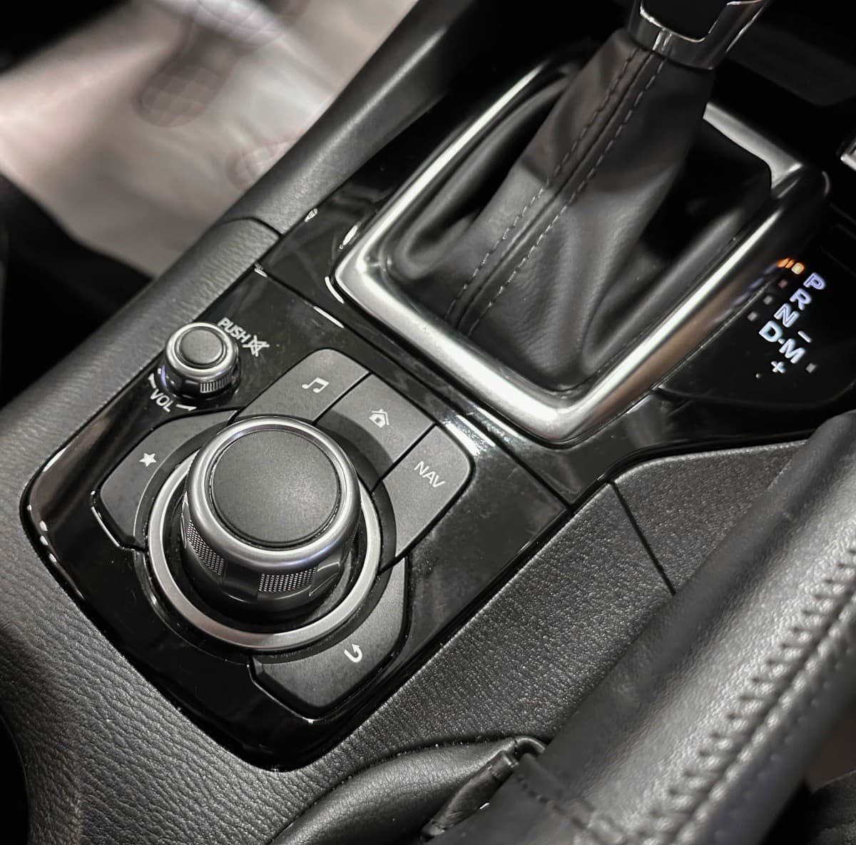 Mazda Axela - фото 25