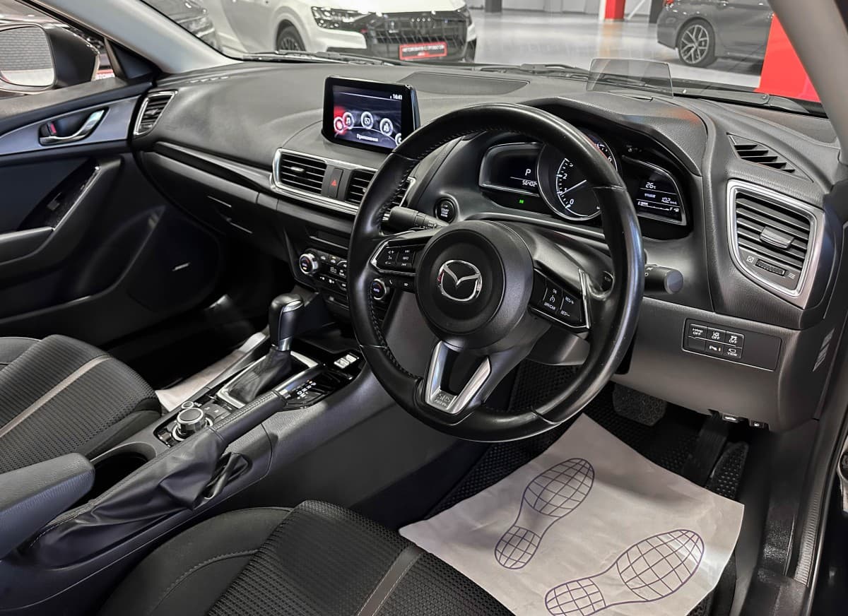 Mazda Axela - фото 10