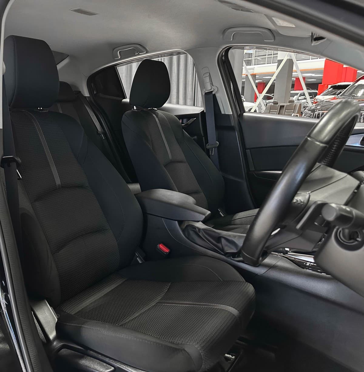 Mazda Axela - фото 11