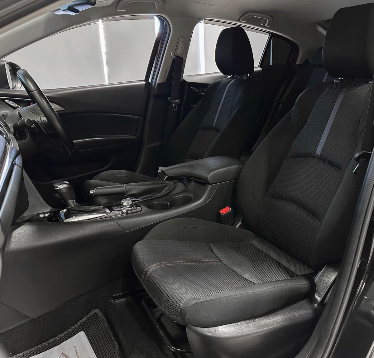 Mazda Axela - фото 15