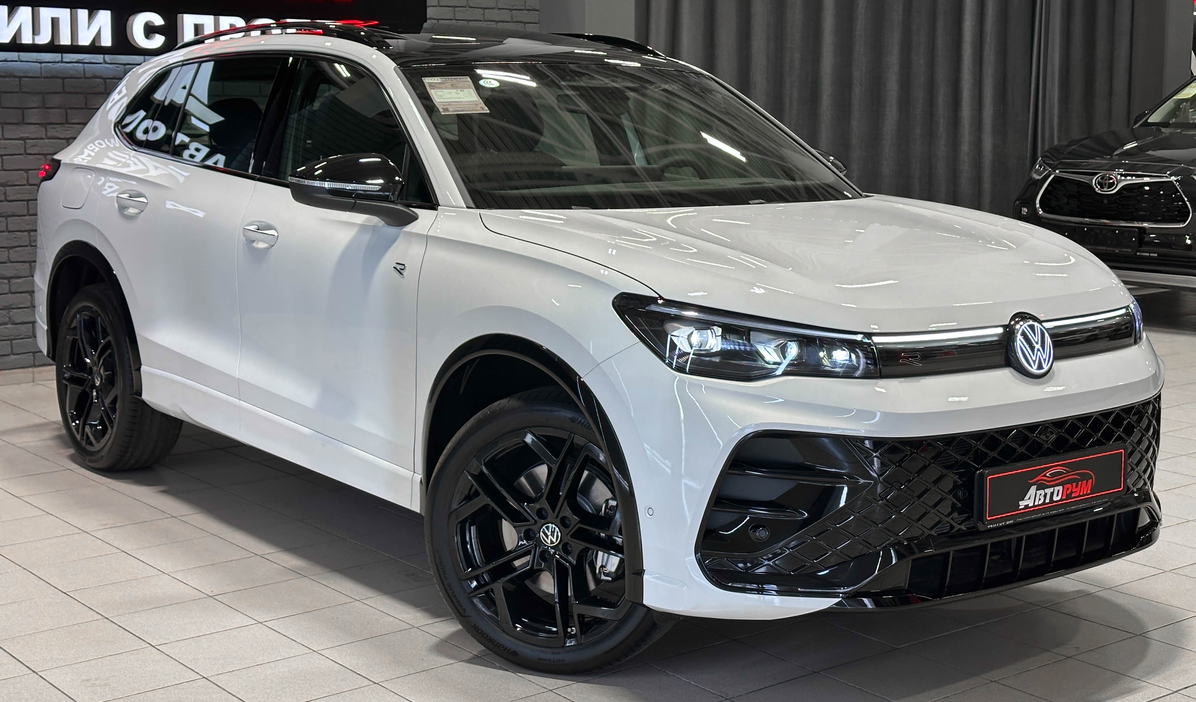Volkswagen Tiguan L - фото 6