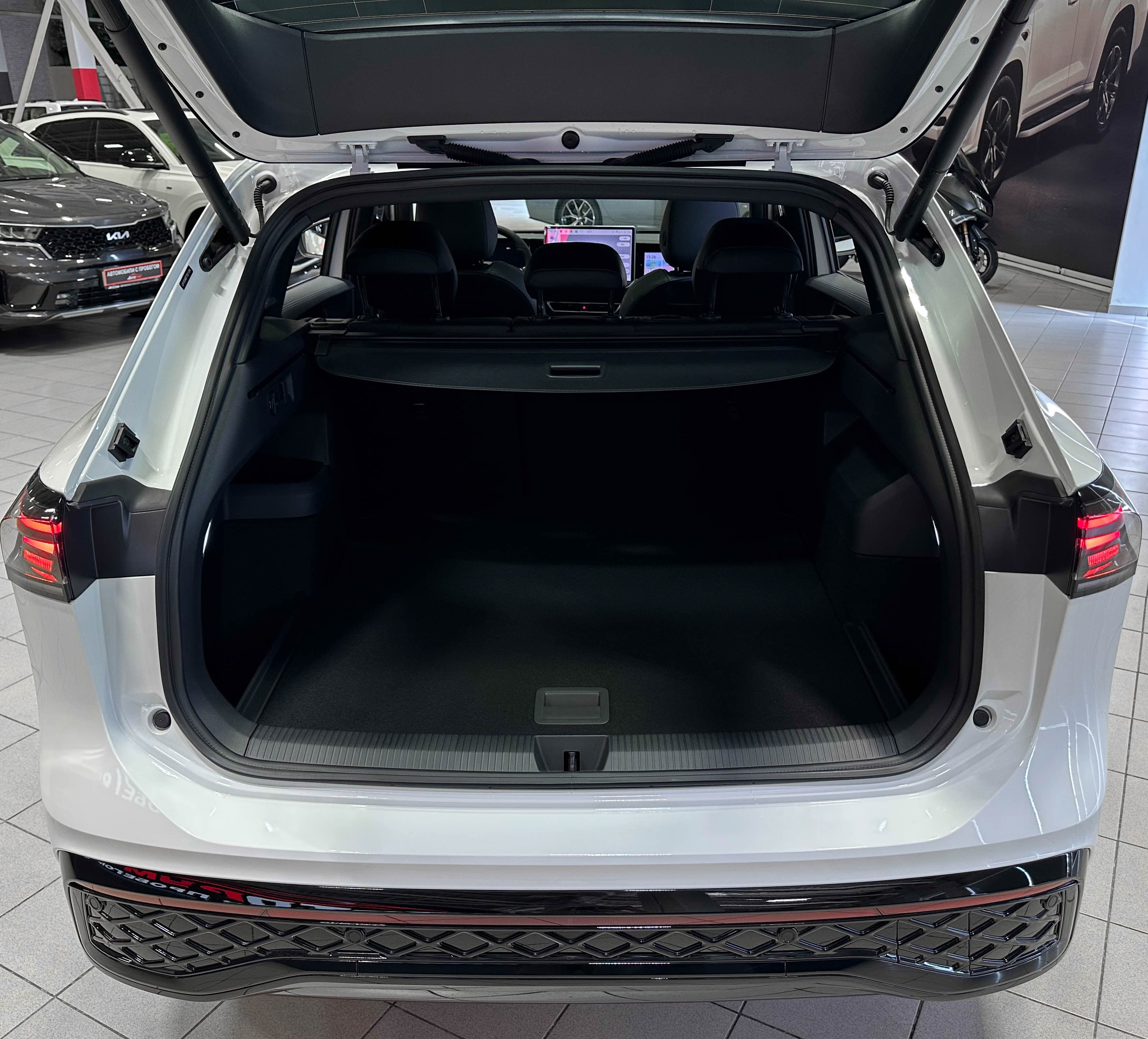 Volkswagen Tiguan L - фото 15