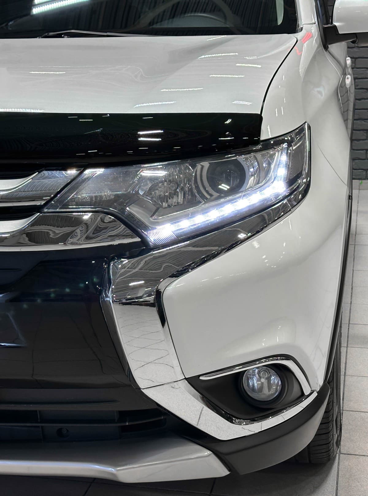 Mitsubishi Outlander - 4