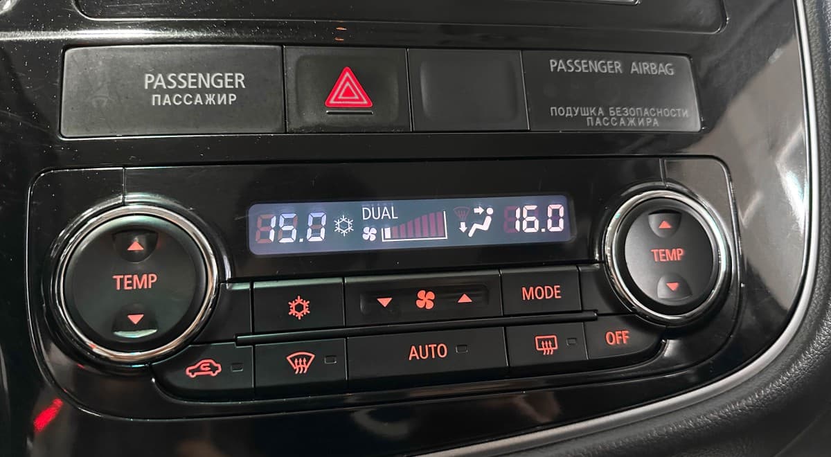 Mitsubishi Outlander - фото 24