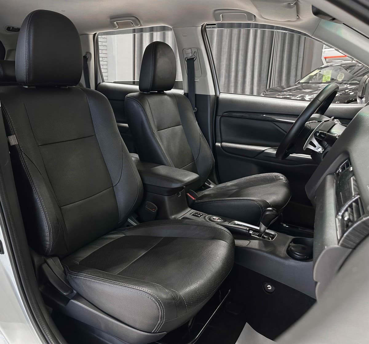 Mitsubishi Outlander - фото 15