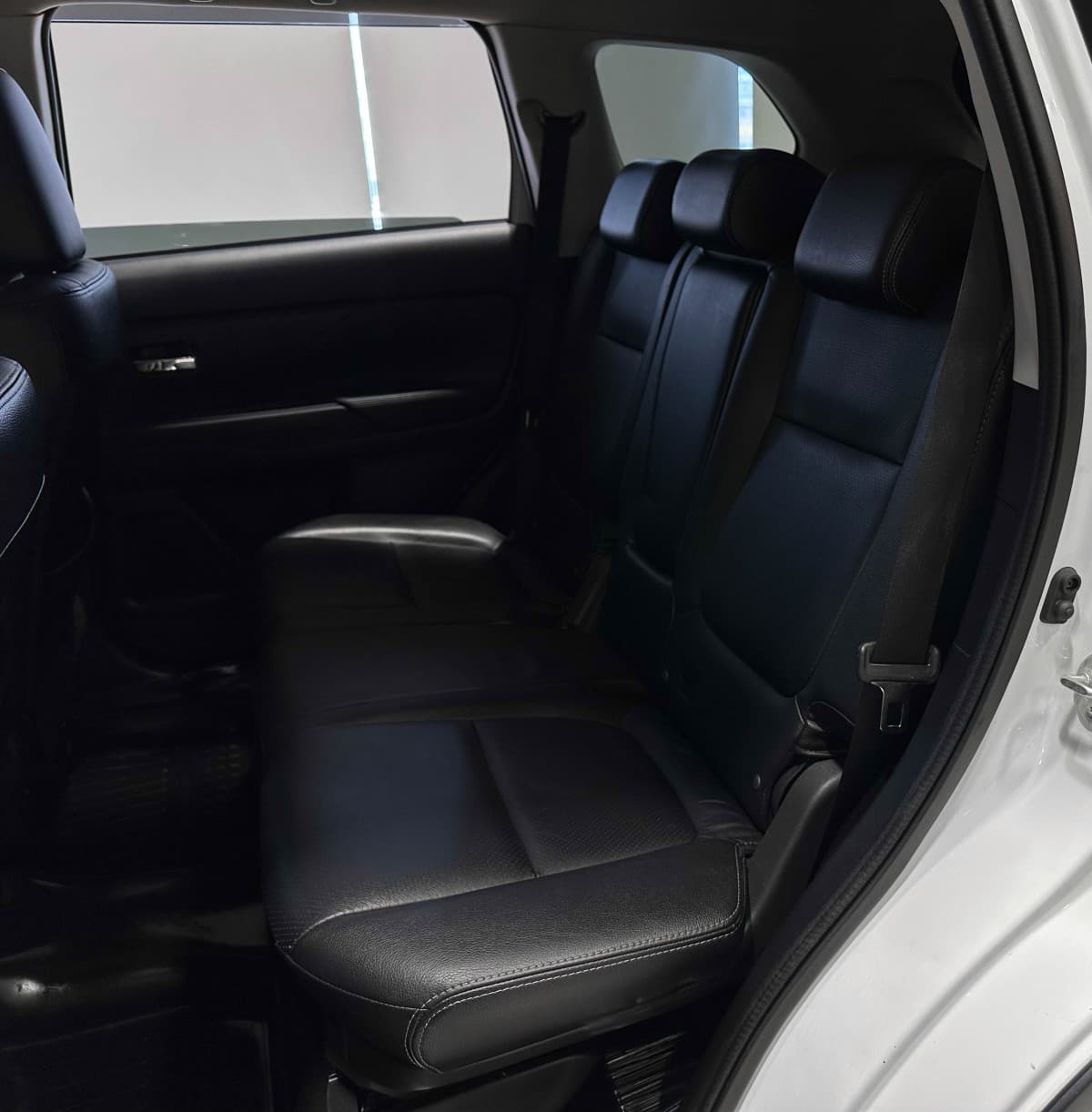 Mitsubishi Outlander - фото 12