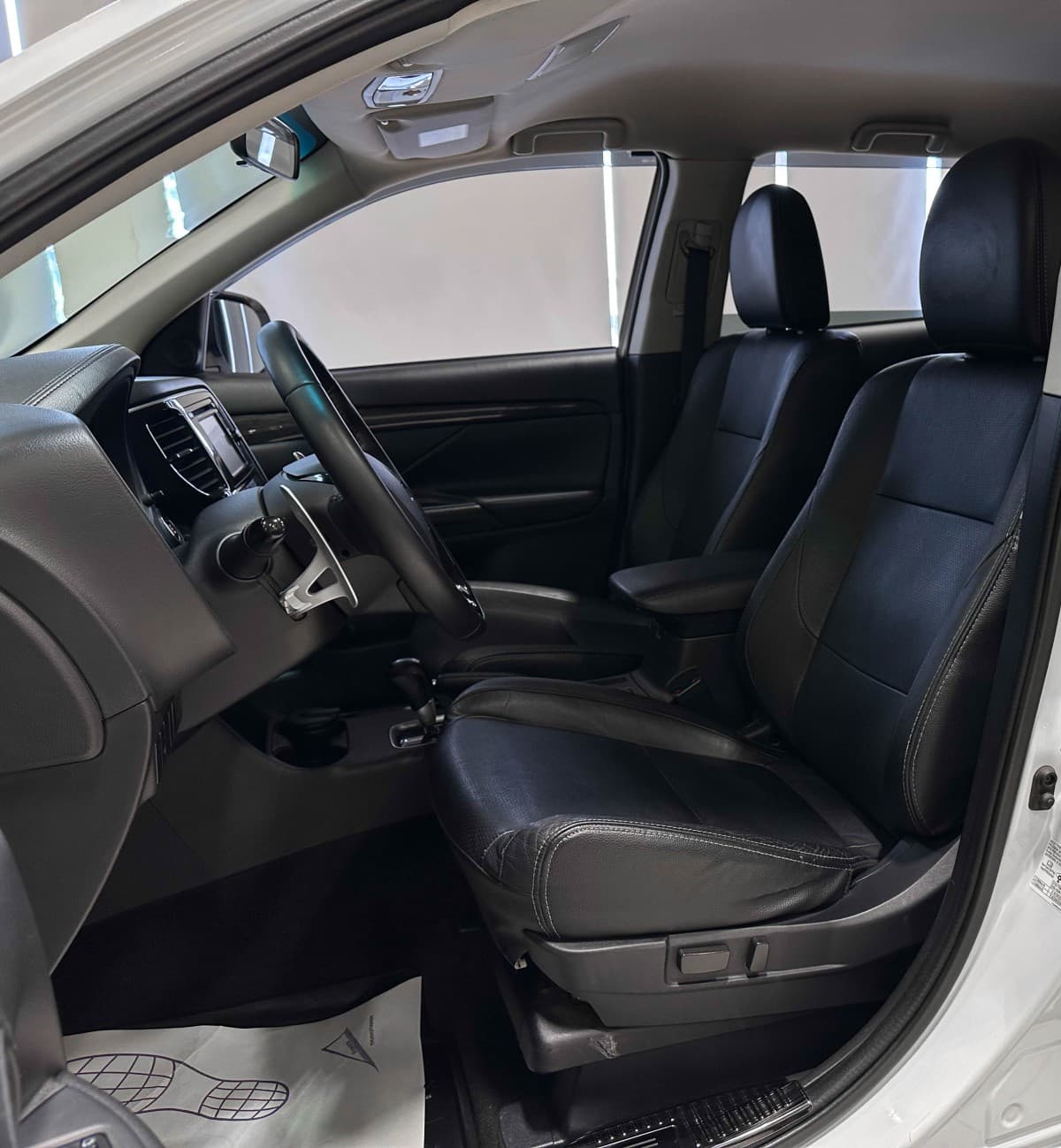 Mitsubishi Outlander - фото 11