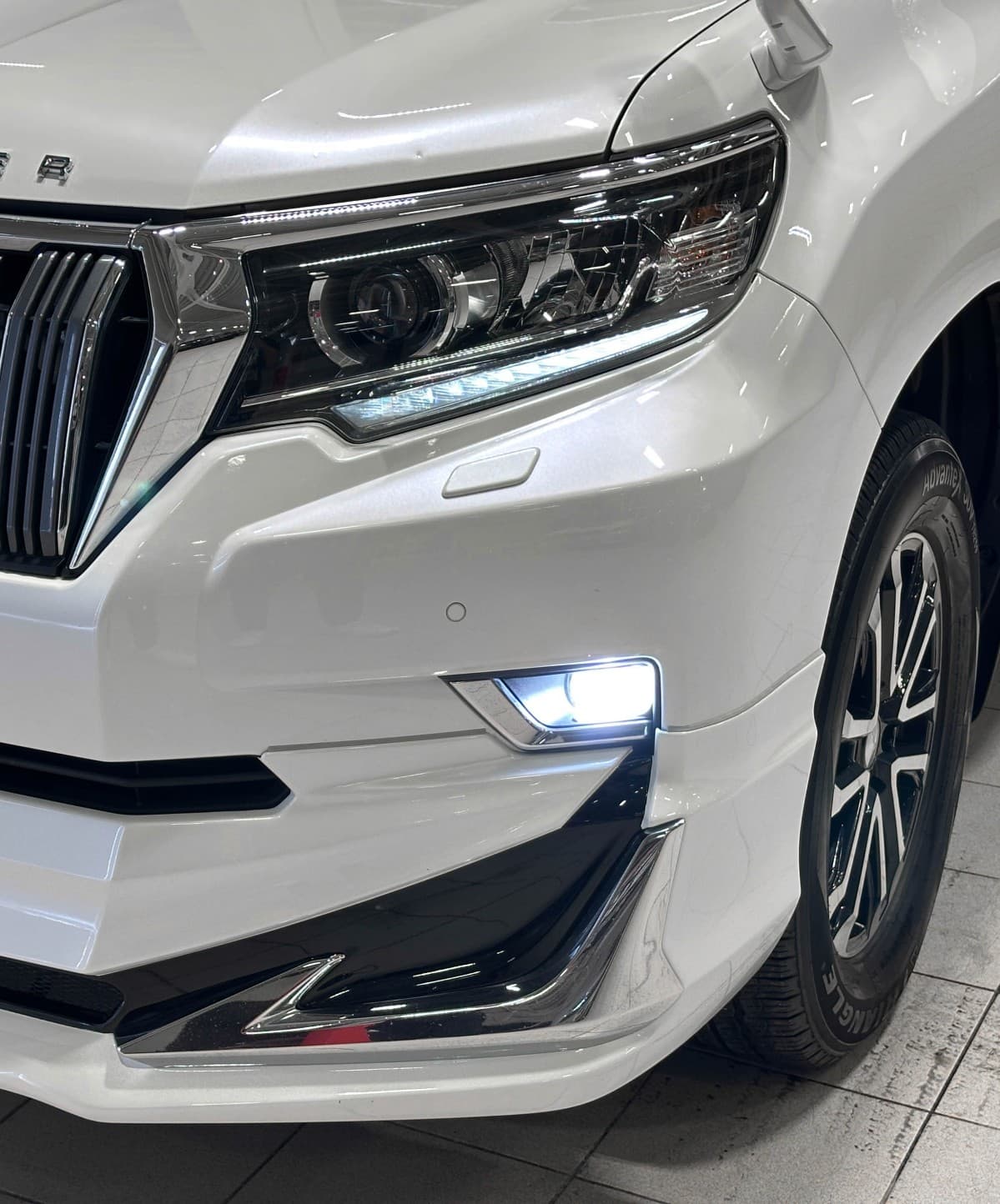 Toyota Land Cruiser Prado - 4