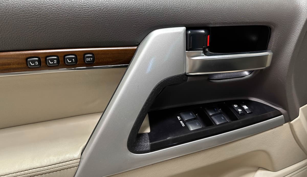 Toyota Land Cruiser 200 - фото 19