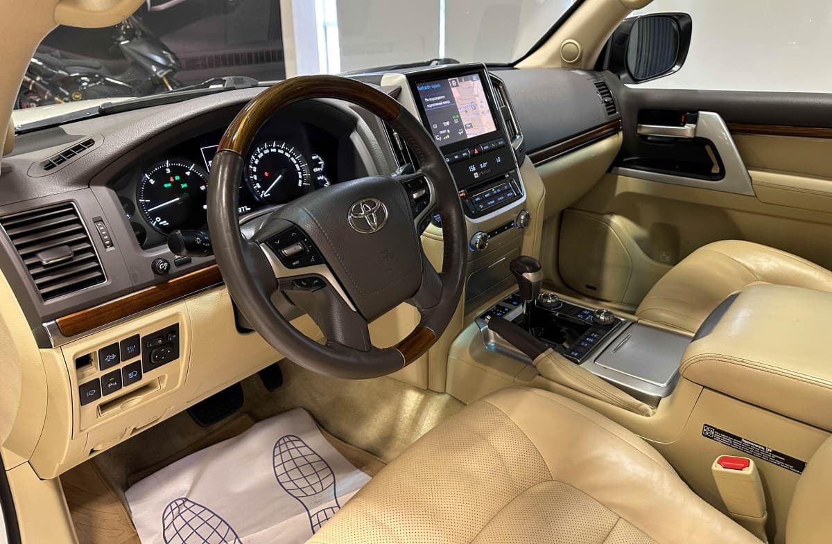 Toyota Land Cruiser 200 - фото 11