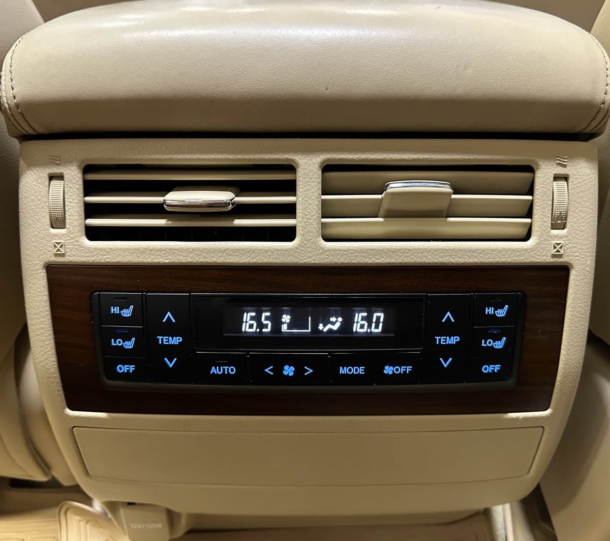 Toyota Land Cruiser 200 - фото 28