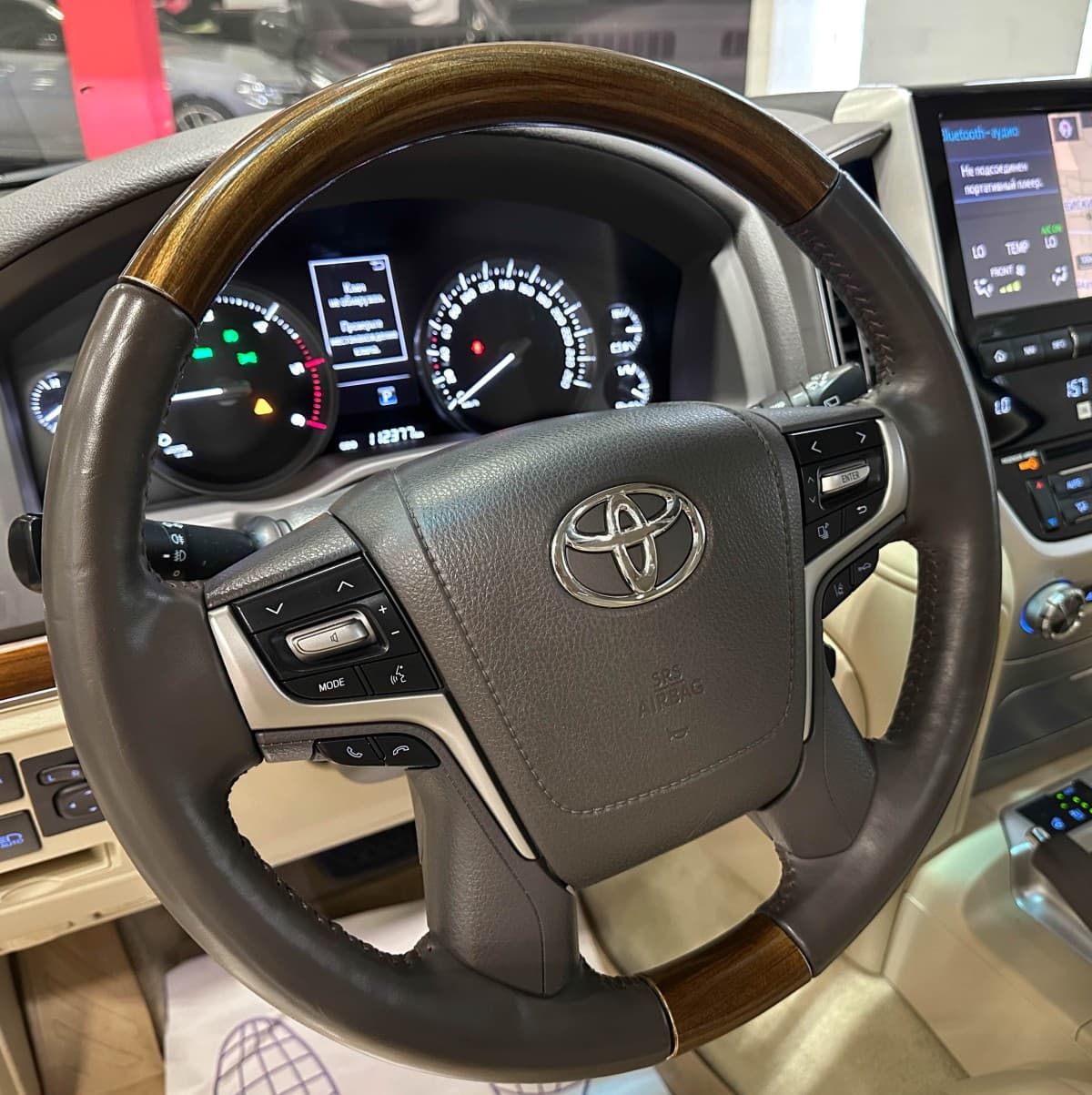 Toyota Land Cruiser 200 - фото 29