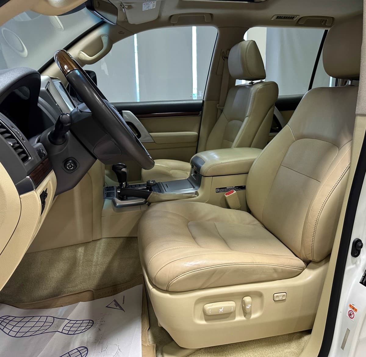 Toyota Land Cruiser 200 - фото 12