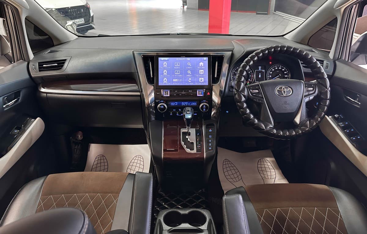 Toyota Alphard - фото 28