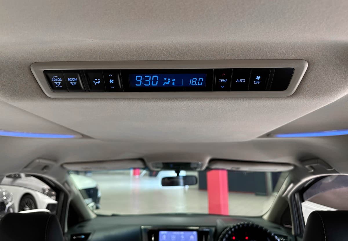 Toyota Alphard - фото 26