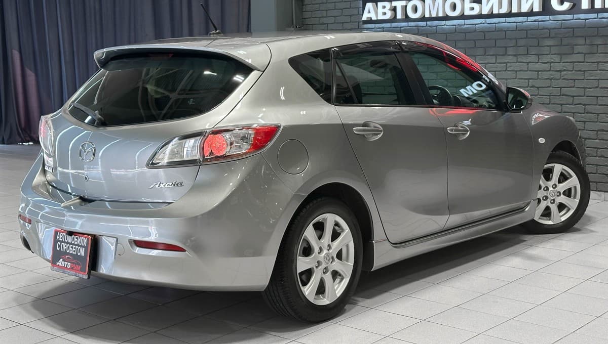 Mazda Axela - фото 6