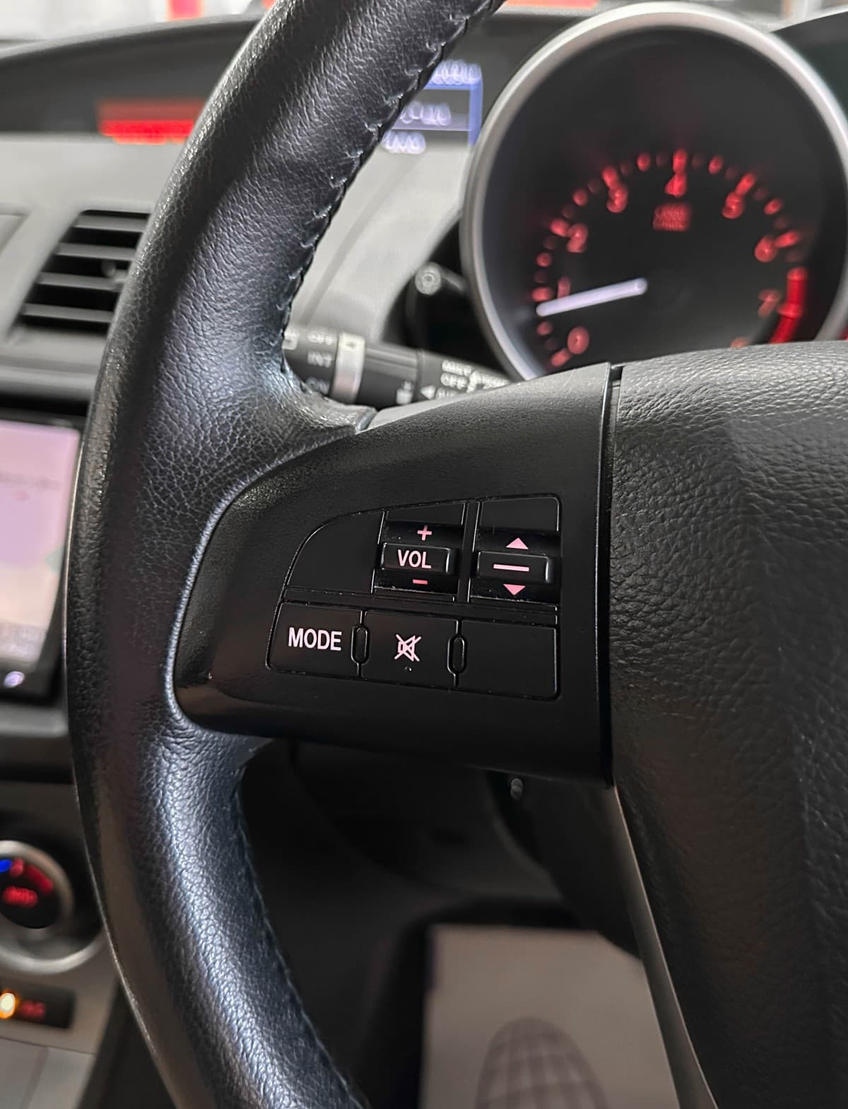 Mazda Axela - фото 19