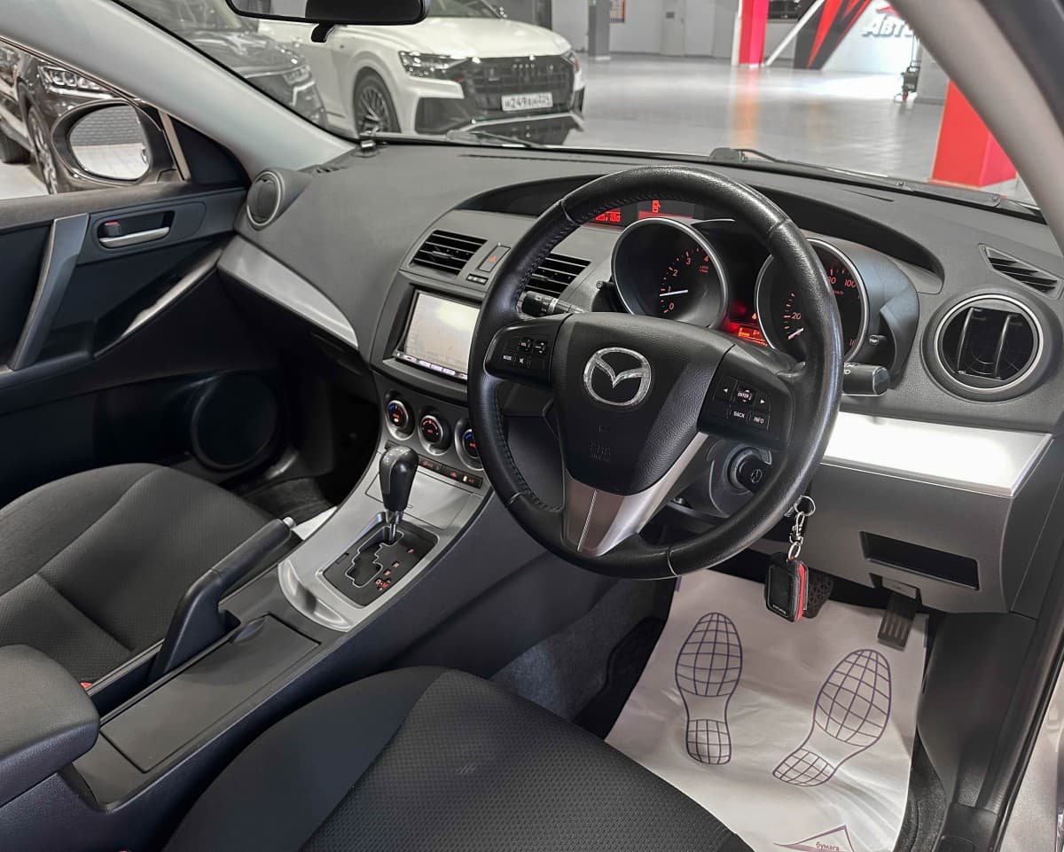 Mazda Axela - фото 16