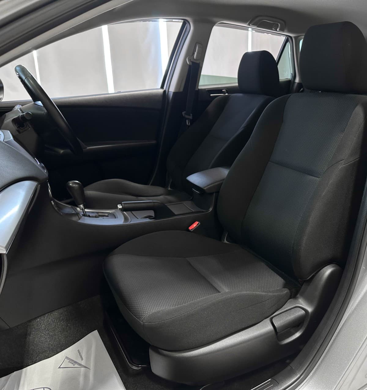 Mazda Axela - фото 11
