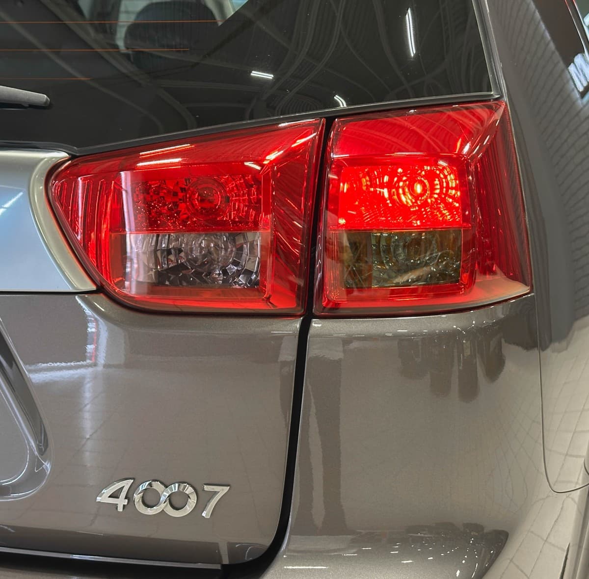 Peugeot 4007 - фото 8