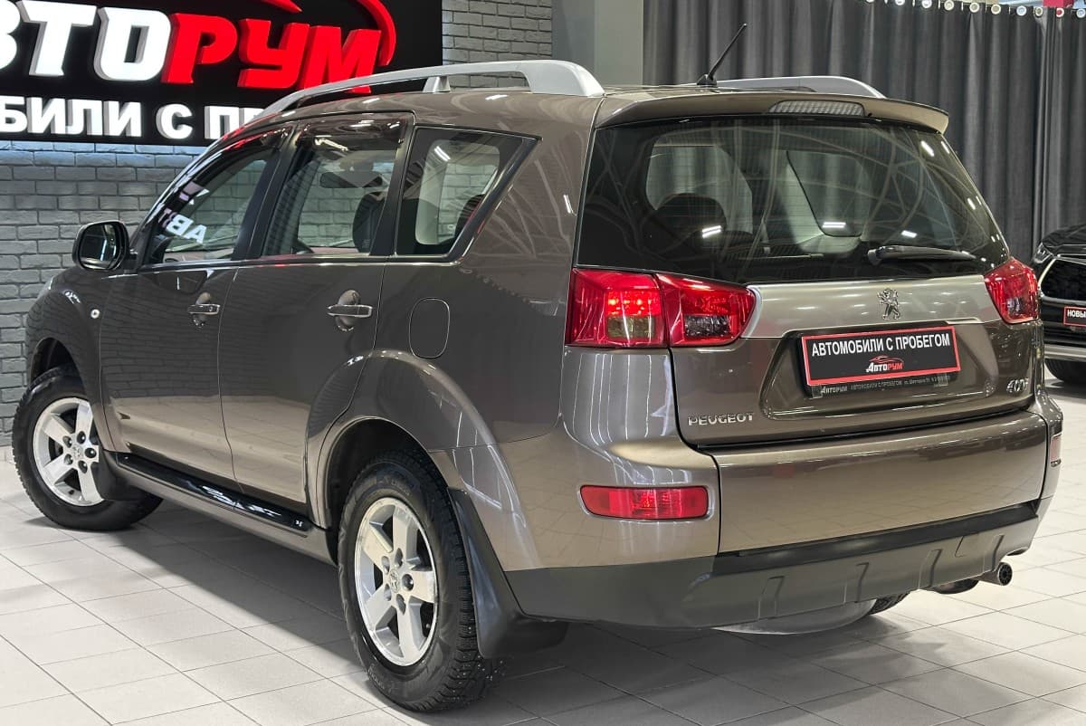 Peugeot 4007 - фото 9
