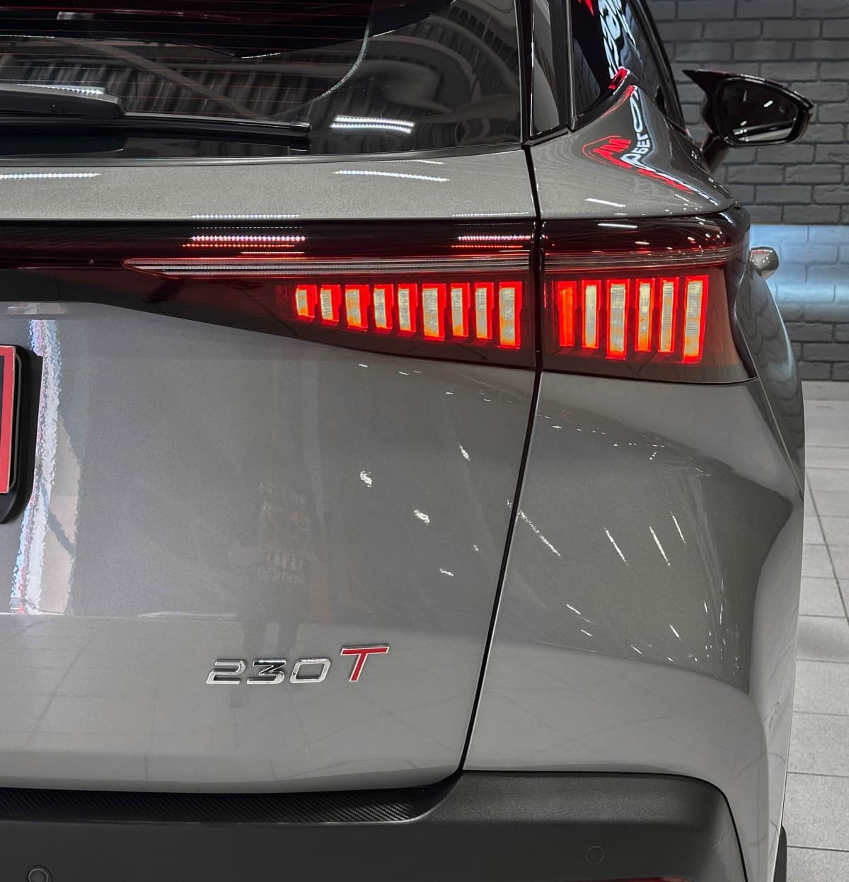 Omoda C5 - фото 8