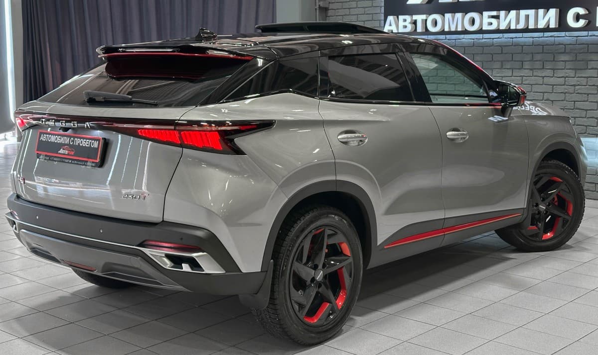 Omoda C5 - фото 6