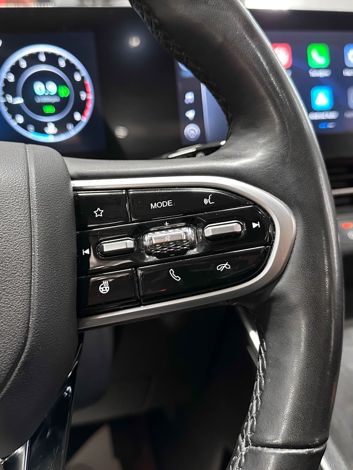 Omoda C5 - фото 20