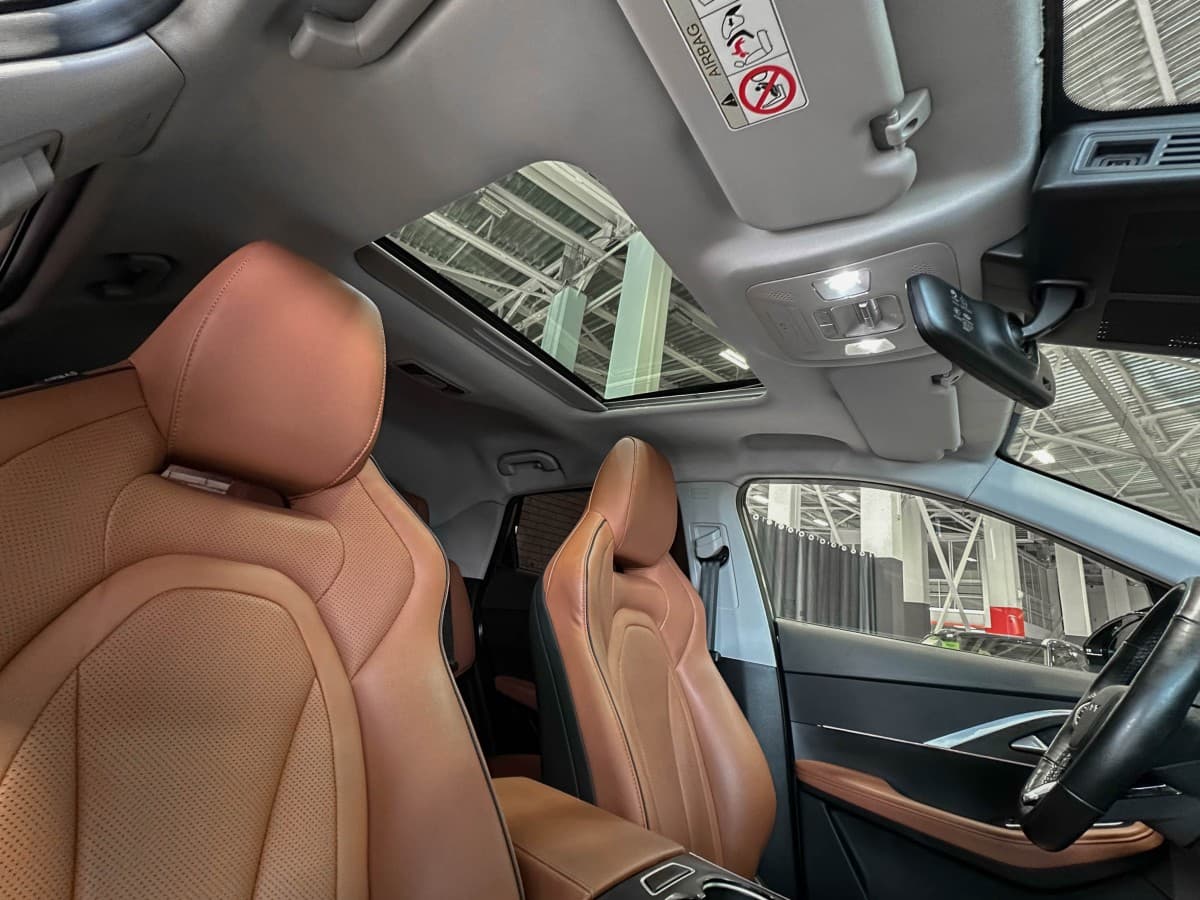 Omoda C5 - фото 16