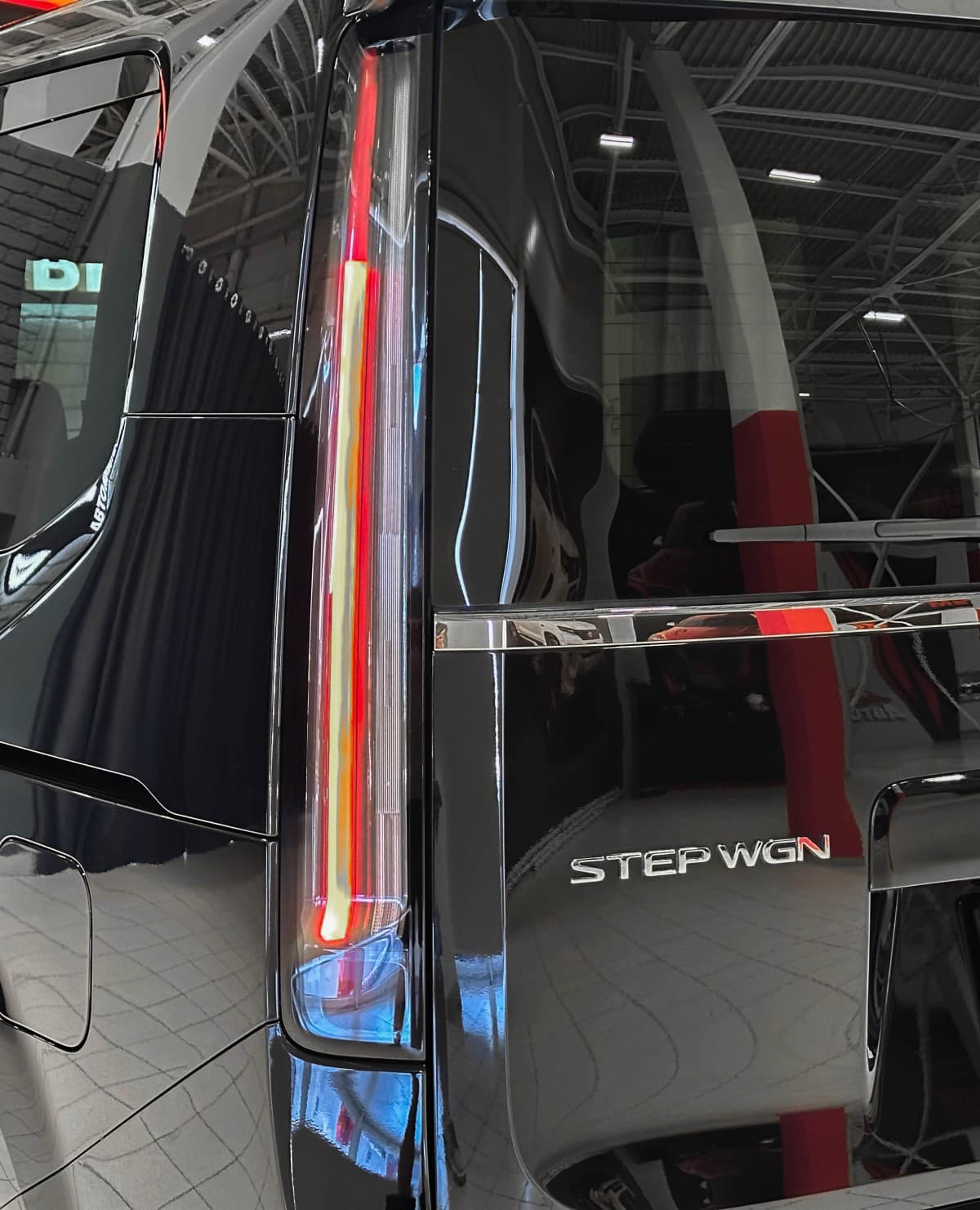Honda Stepwgn - фото 8