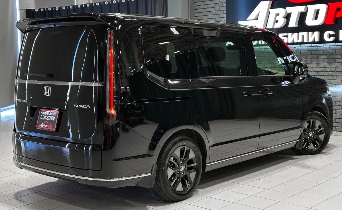 Honda Stepwgn - фото 6