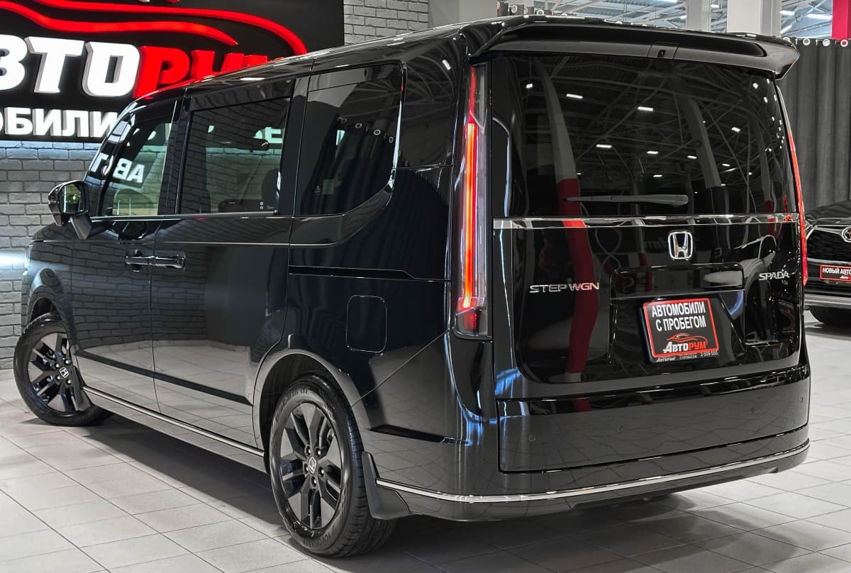 Honda Stepwgn - фото 9
