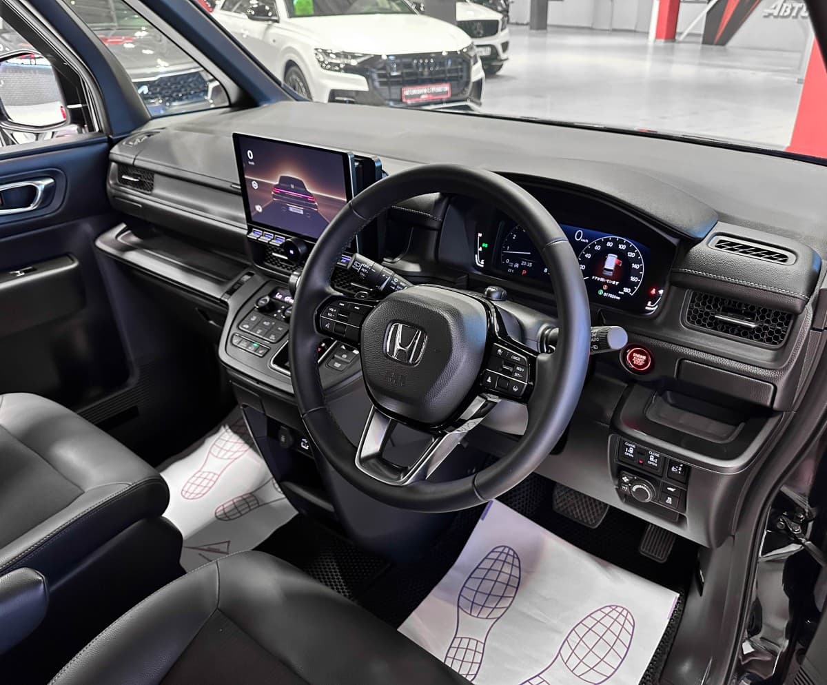 Honda Stepwgn - фото 17
