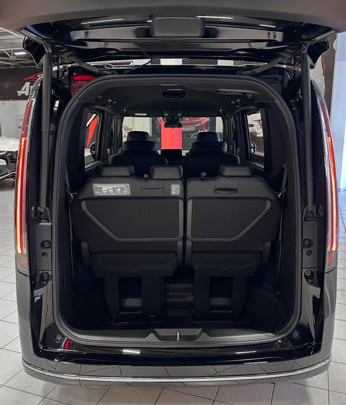 Honda Stepwgn - фото 14