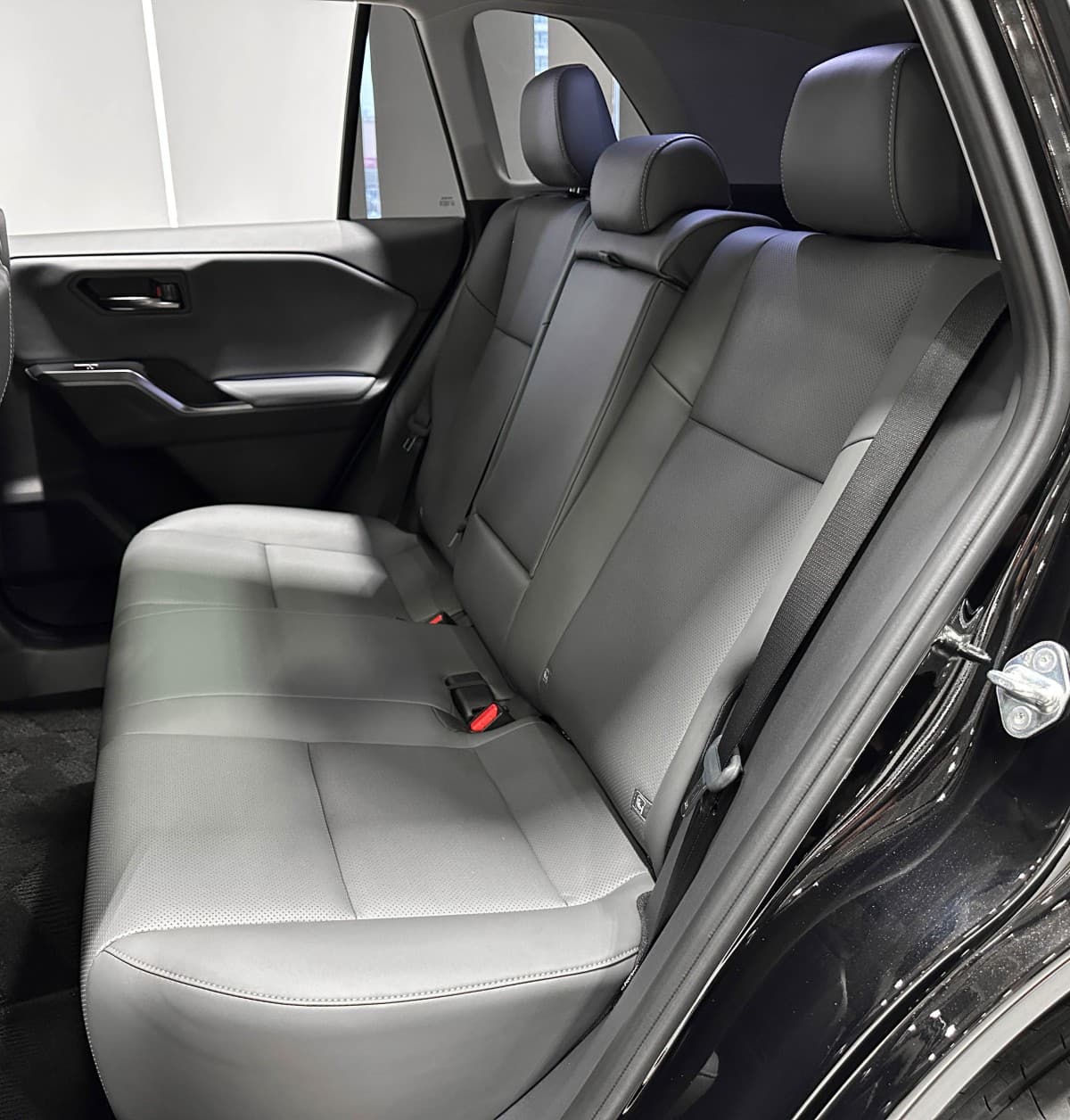 Toyota RAV4 - фото 12