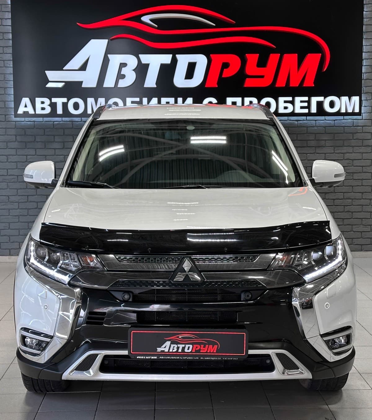 Mitsubishi Outlander - 3